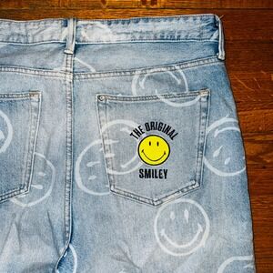 Smiley x H&M Collab Light Wash Relaxed Fit Jeans All Over Smiley Print Size 36